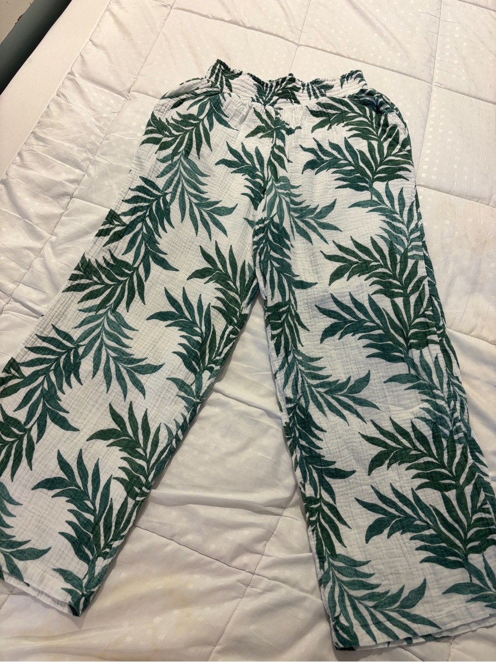 Women’s White Linen-Blend Pants with Green Leaf Print 8/10